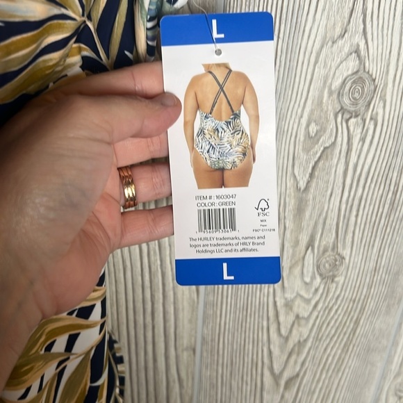 HURLEY Women's Green Leaf Swim Suit Size Large One Piece Bathing Suit NWT - Picture 3 of 6